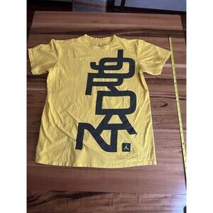 Air Jordan T-shirt Mens L Yellow Short Sleeve